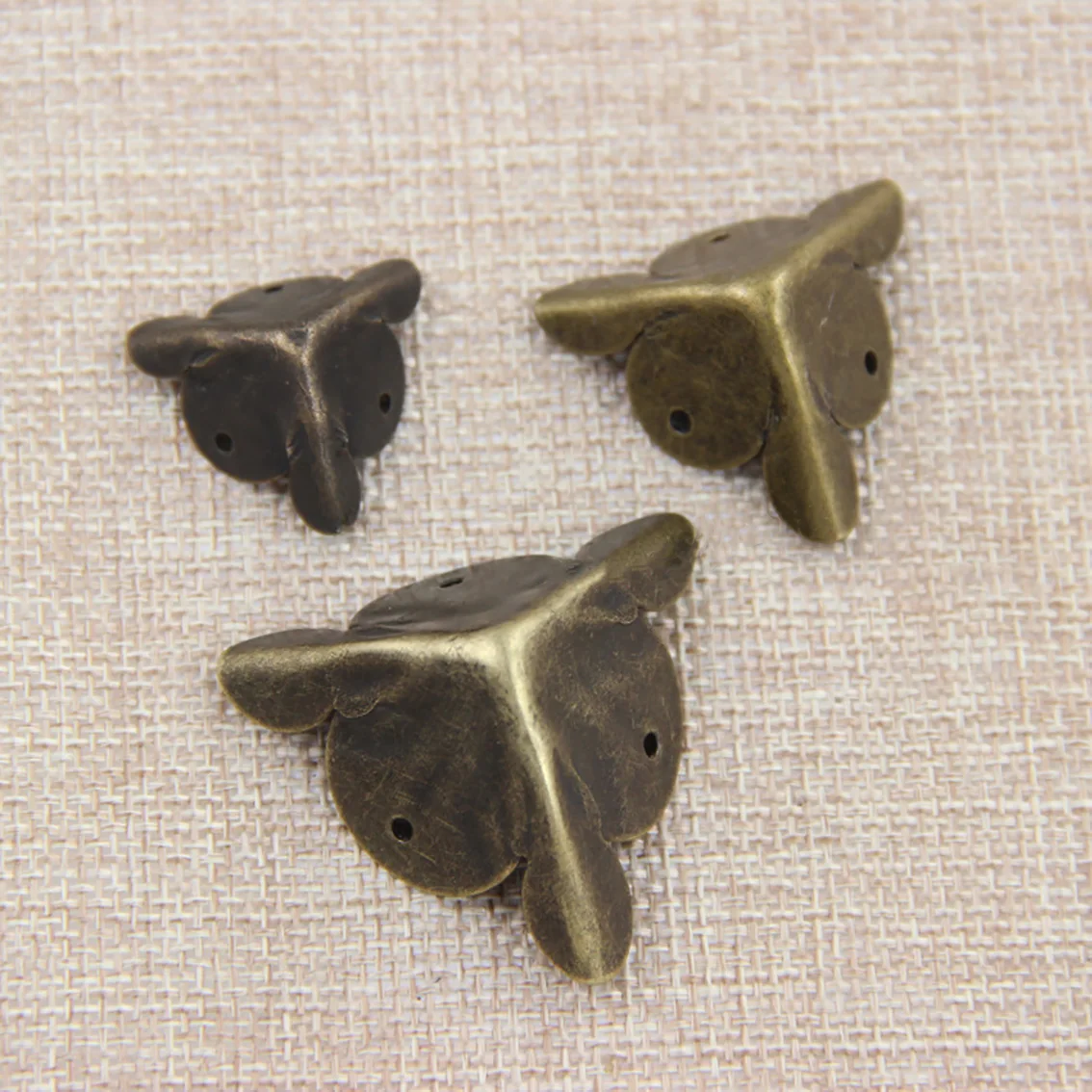 

10 шт., металлическая защитная накладка на углы стола