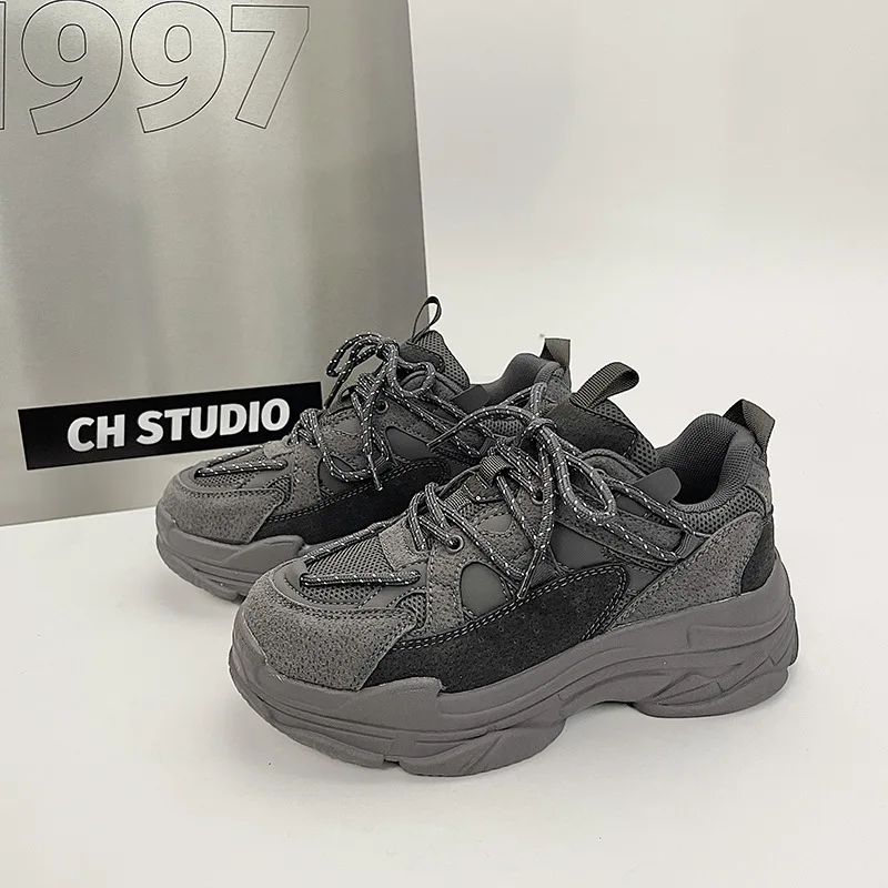 Рисунок 5 - Мужские модные удобные кроссовки на толстой подошве