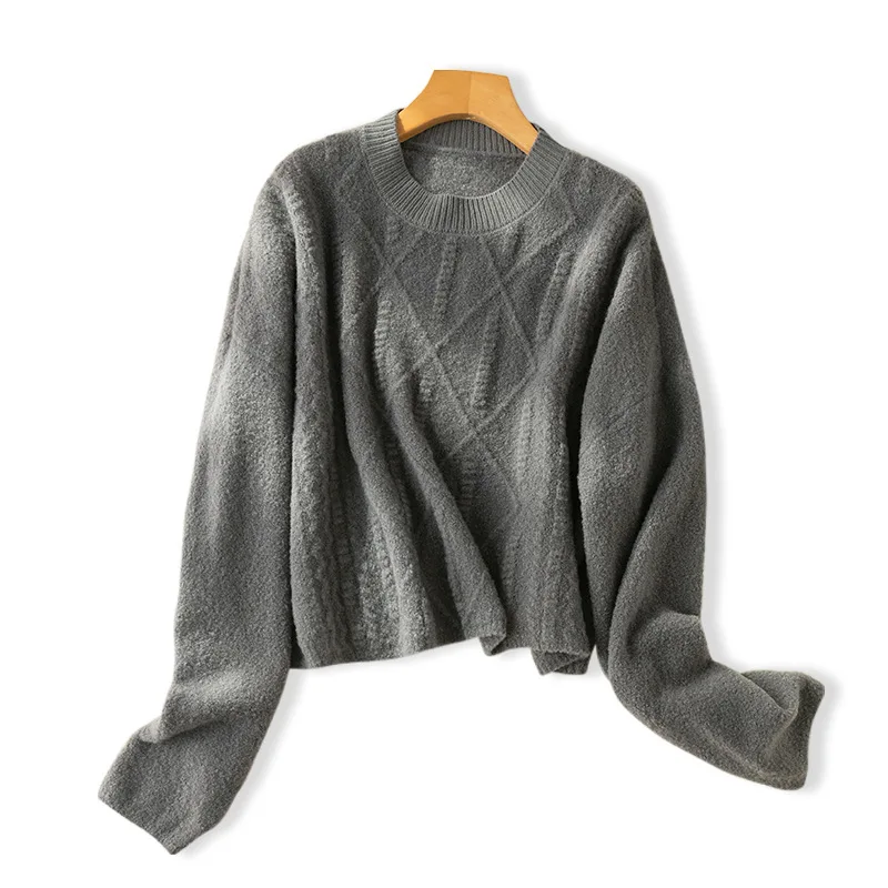 Женский вязаный свитер с рисунком ромбиками