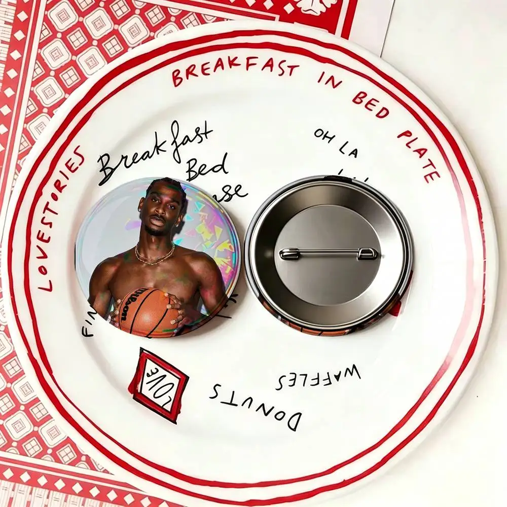 Фото Броши S-Shai G-Gilgeous A-Alexander, мультяшные значки-пины, аксессуары для рюкзаков и головных уборов, подарок для друга №2