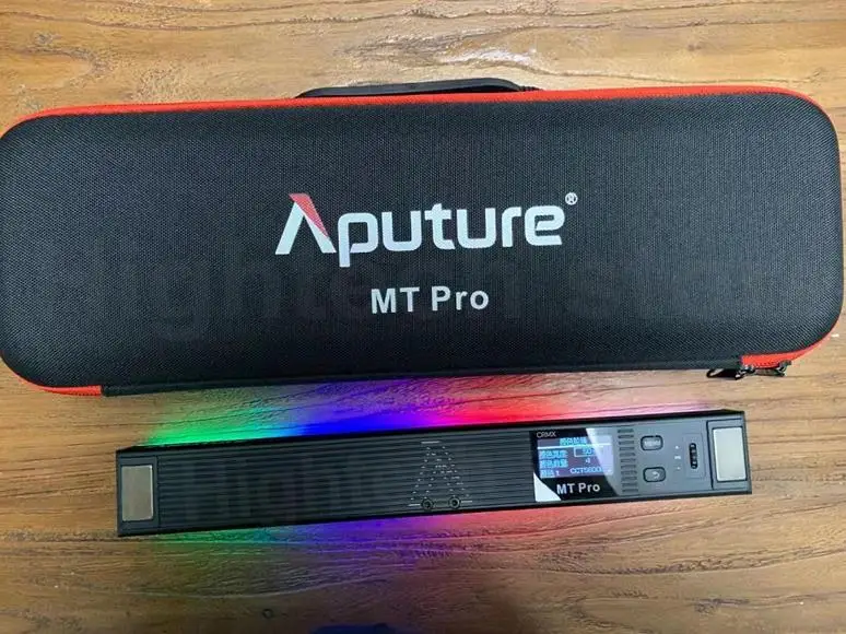 Светодиодная трубсветильник Aputure MT Pro полноцветная 36 пикселей для видеосъемки |