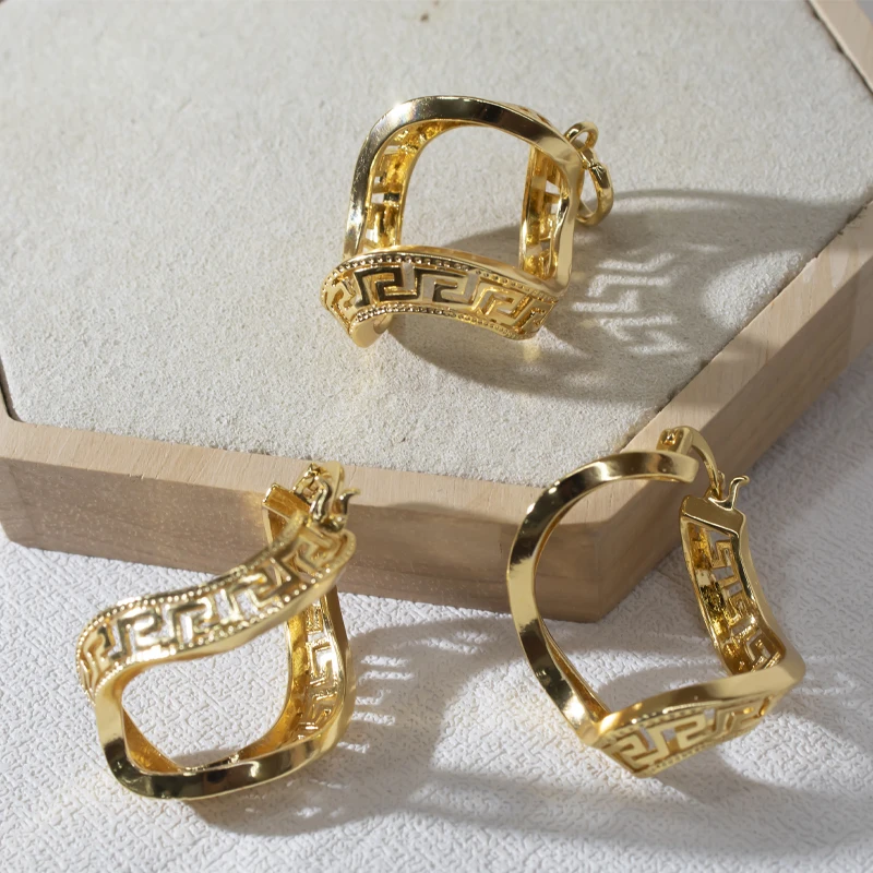 

African Fashion Jewelry Sets for Women 18 K Golden Rhombus Hollow Earrings and Pendant Wedding Party Gift Jewelry Free Shipping