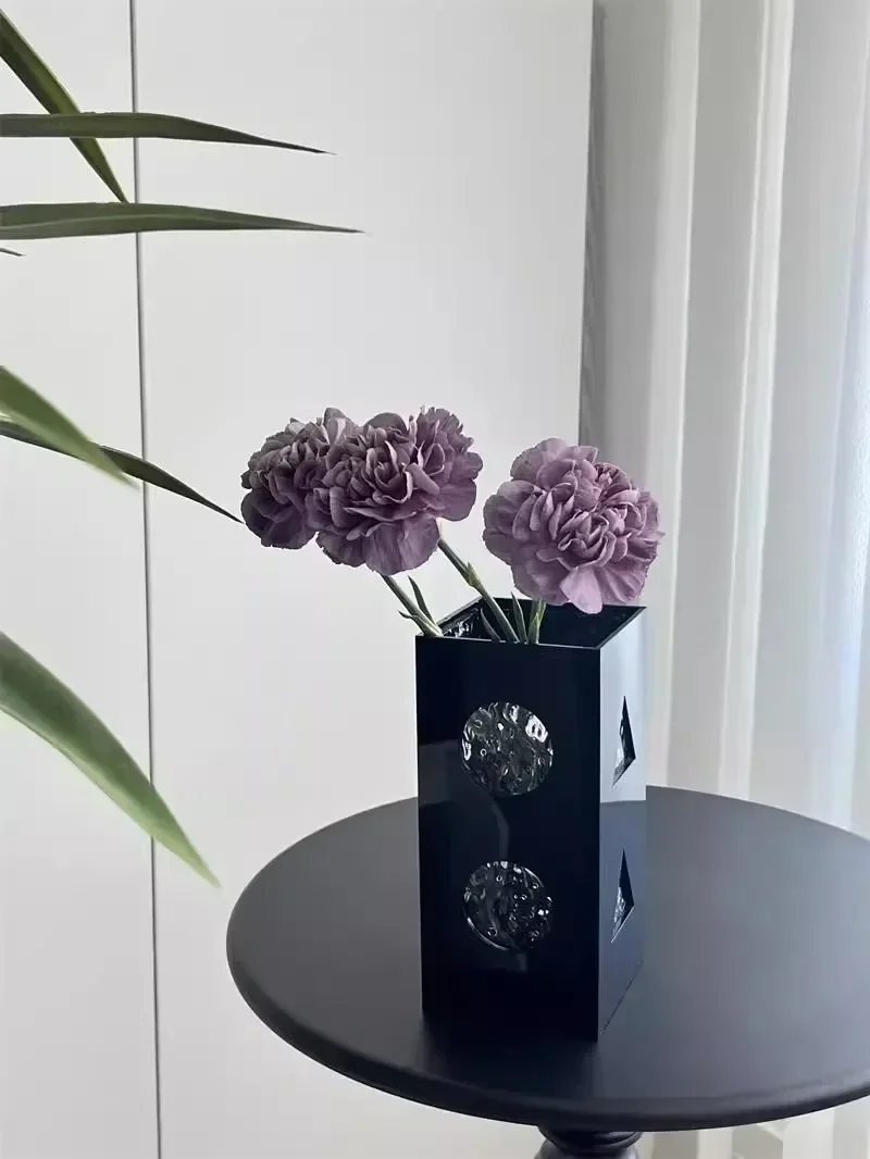 Акриловая современная минималистичная молочно-белая ваза настольные