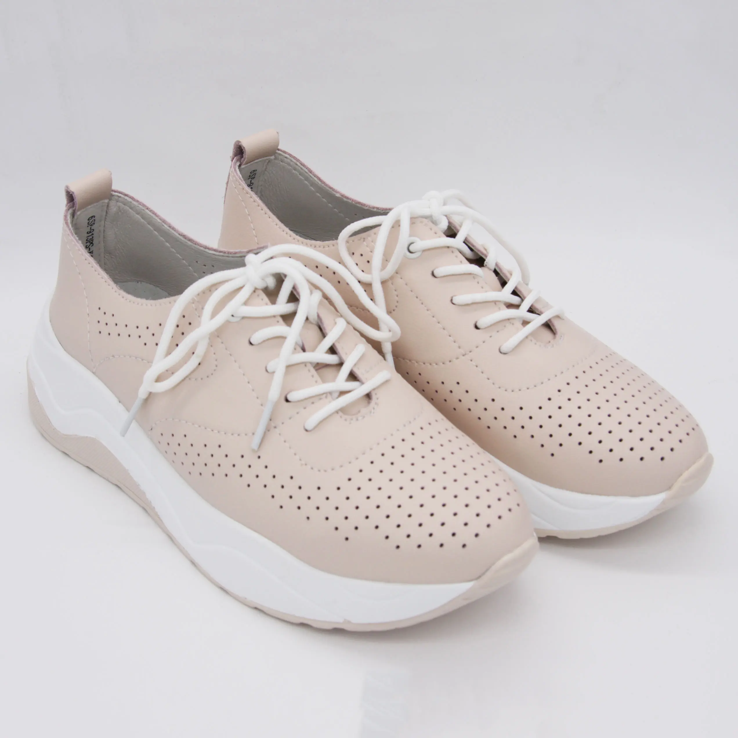 

Новинка 2022 года; Женская обувь; Сезон весна-лето; Удобные кроссовки на толстой подошве с перекрестной шнуровкой