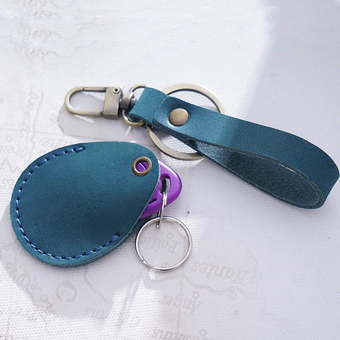 Держатель для ключей из натуральной кожи маленький портативный держатель