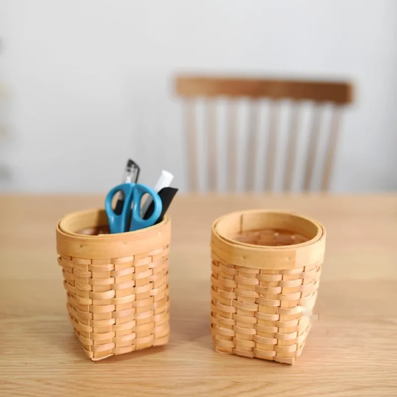 

Che Mini Flower Barrel Pen Conner Storage Basket Desktop Finishing Barrel Hand-woven Wooden Basket