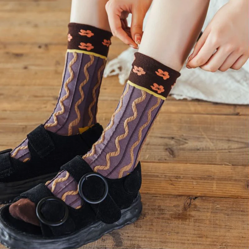 4 Pairs Street Style Women Socks Japanese Fashion Flowers Print Cotton Long Winter Socks Female Casual Socken Vintage Chausette