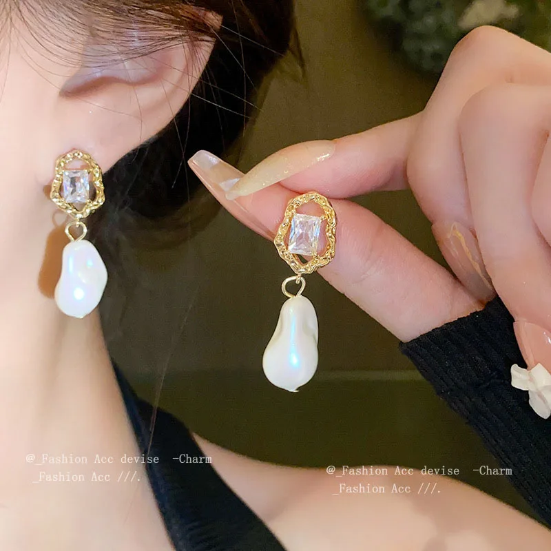

Real Gold Plating Irregular Pearl Earrings for Women Simple and Versatile Fashion Luxury Earrings Girl Jewelry Wholesale