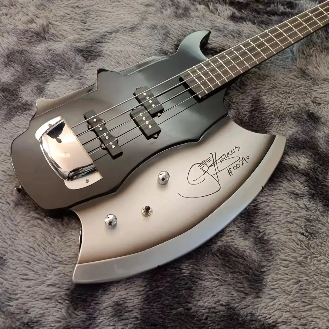 

2022!NEW!Hatchet shaped 4-string bass, bottle shaped hand-painted headless 4-string bass, customizable other bass