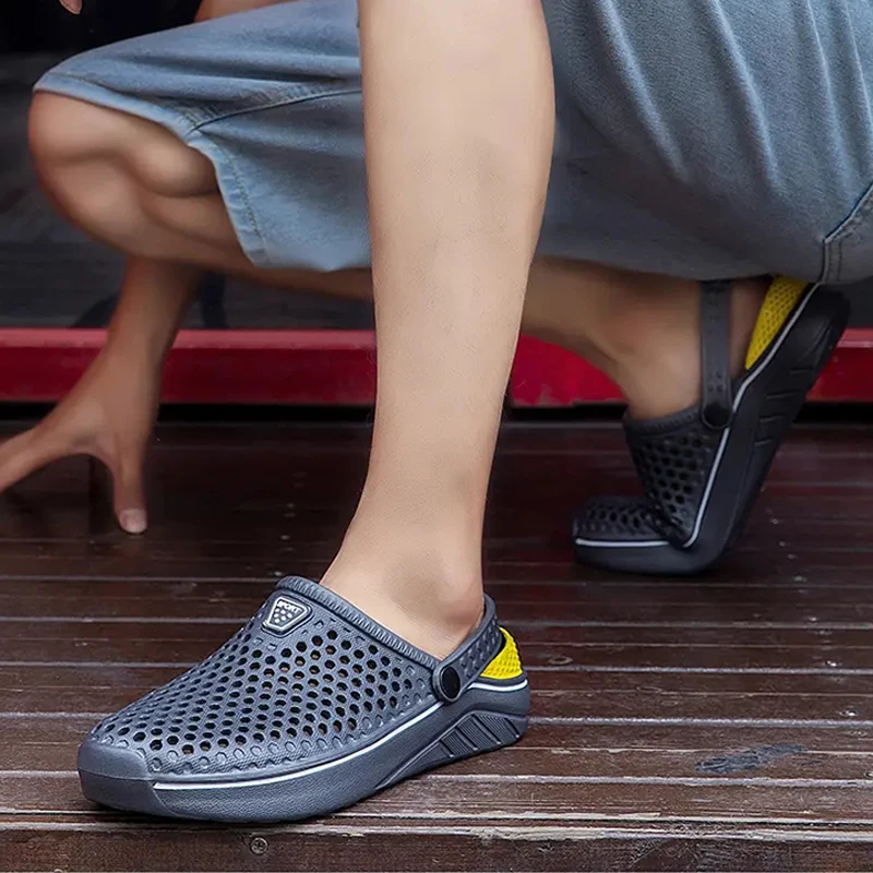 Unisex Sandals Summer Breathable Hollow Out Oudoor Beach Slippers Fashion Classic Quick-Drying Couple Shoes Size 36-45