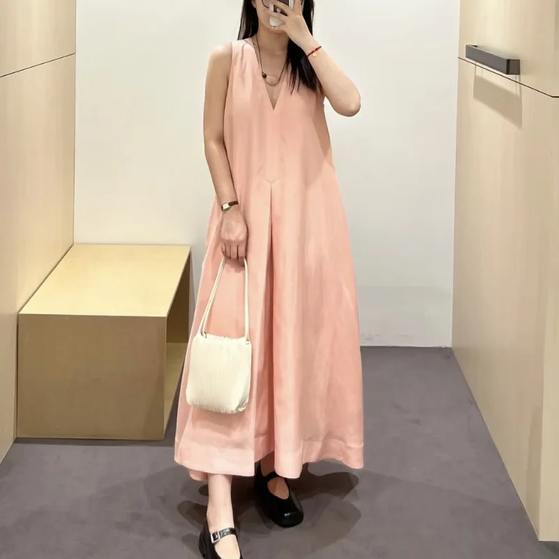 Женское платье-майка трапециевидной формы с v-образным вырезом без рукавов