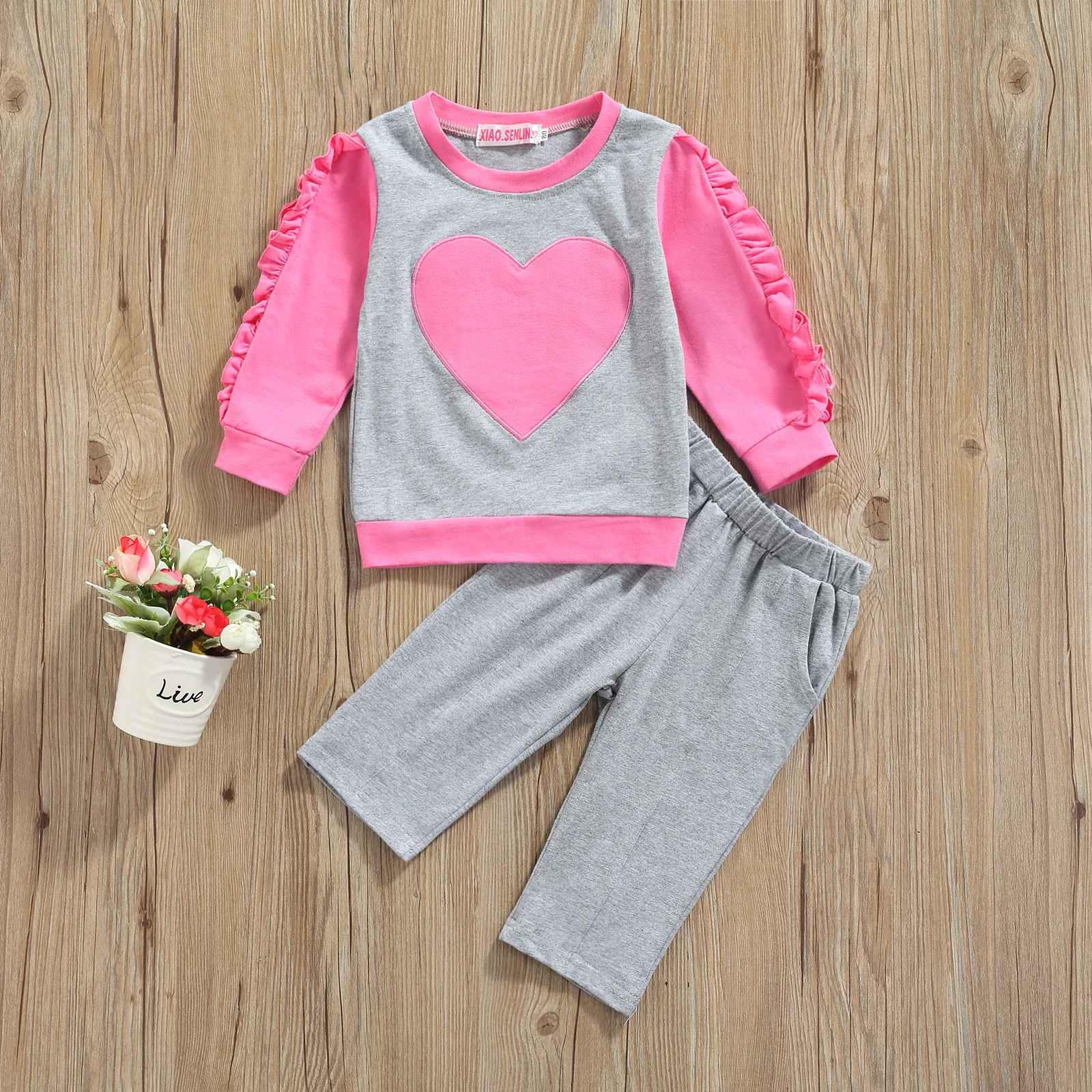 

Повседневный осенний наряд для девочек SUNSIOM, пуловер с длинным рукавом и круглым вырезом и оборками в форме сердца + однотонные брюки с карма...