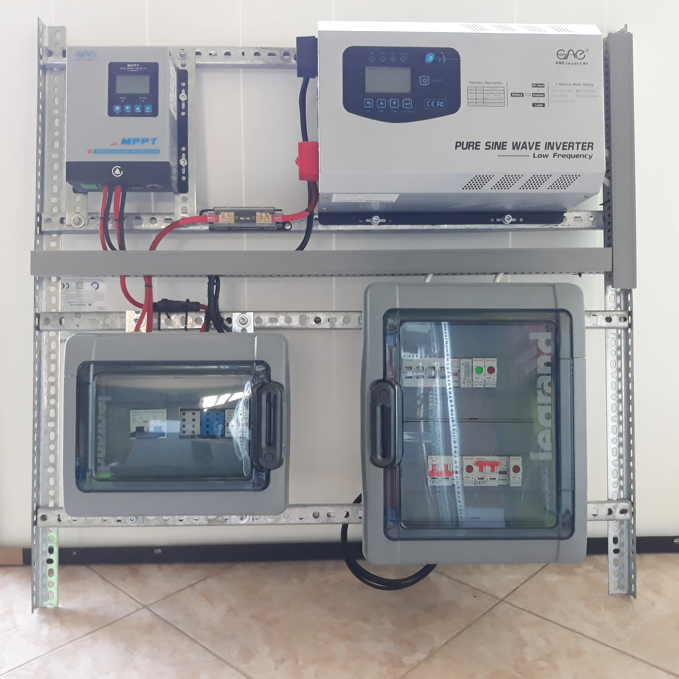 Гибридный 60A максимальный PV-вход 150 в MPPT Контроллер заряда солнечной батареи 12 В/24