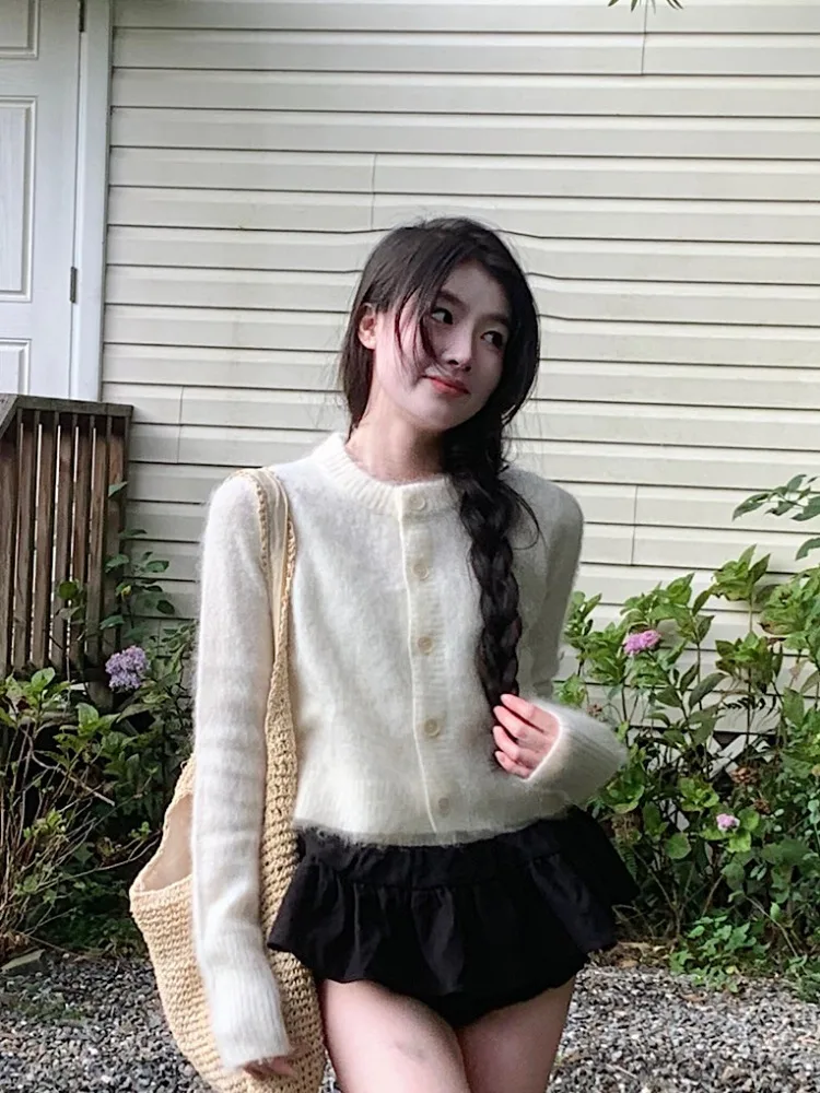 Белый мохеровый свитер кардиган верхняя одежда женский осенне-зимний нежный