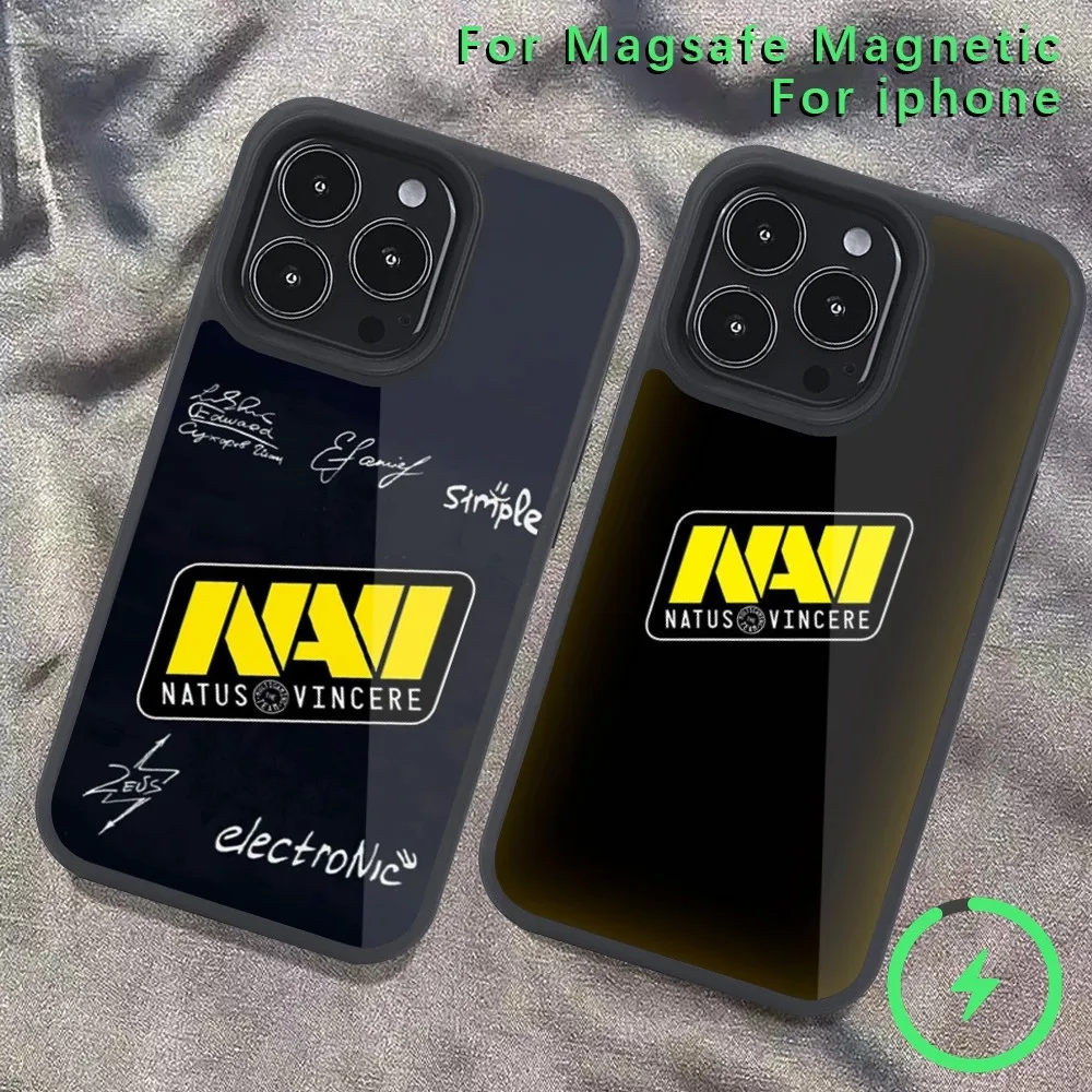 Фото Чехол для телефона игровой команды N-Natus Vincere для iPhone 14 13 12 11 15 Pro Max Magsafe с беспроводной зарядкой Plus Mini №1