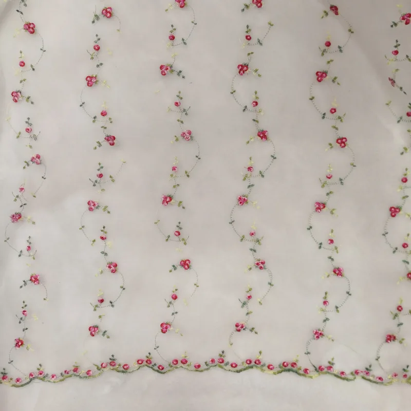 Маленький цветочный материал для шитья платья двора