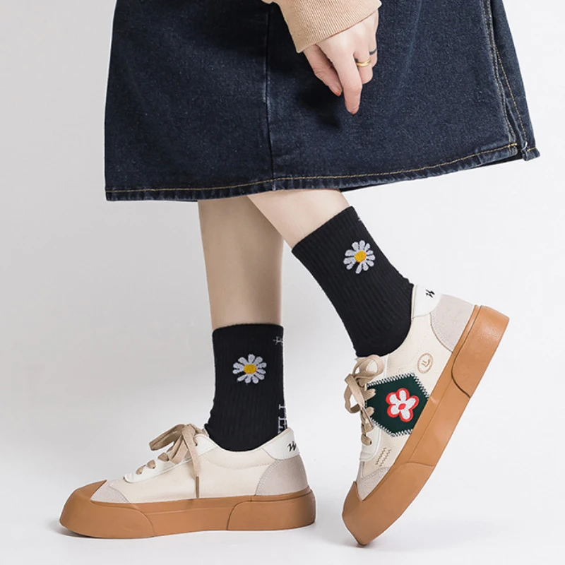 

Bao Retro Shoes Original Niche Design Big Toe Shoes 2022 New College Style Small Red Flower Embroidered Canvas Shoes Women
