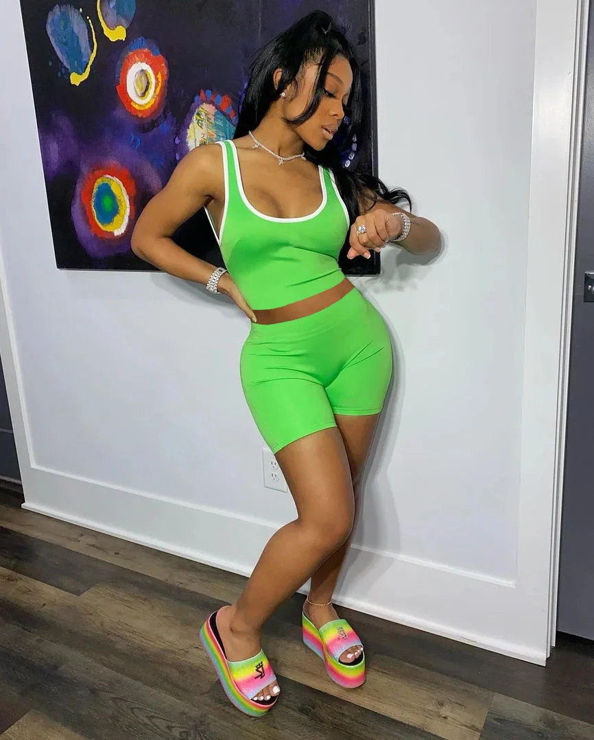 Женский короткий топ и шорты повседневные неоновые спортивные костюмы летняя