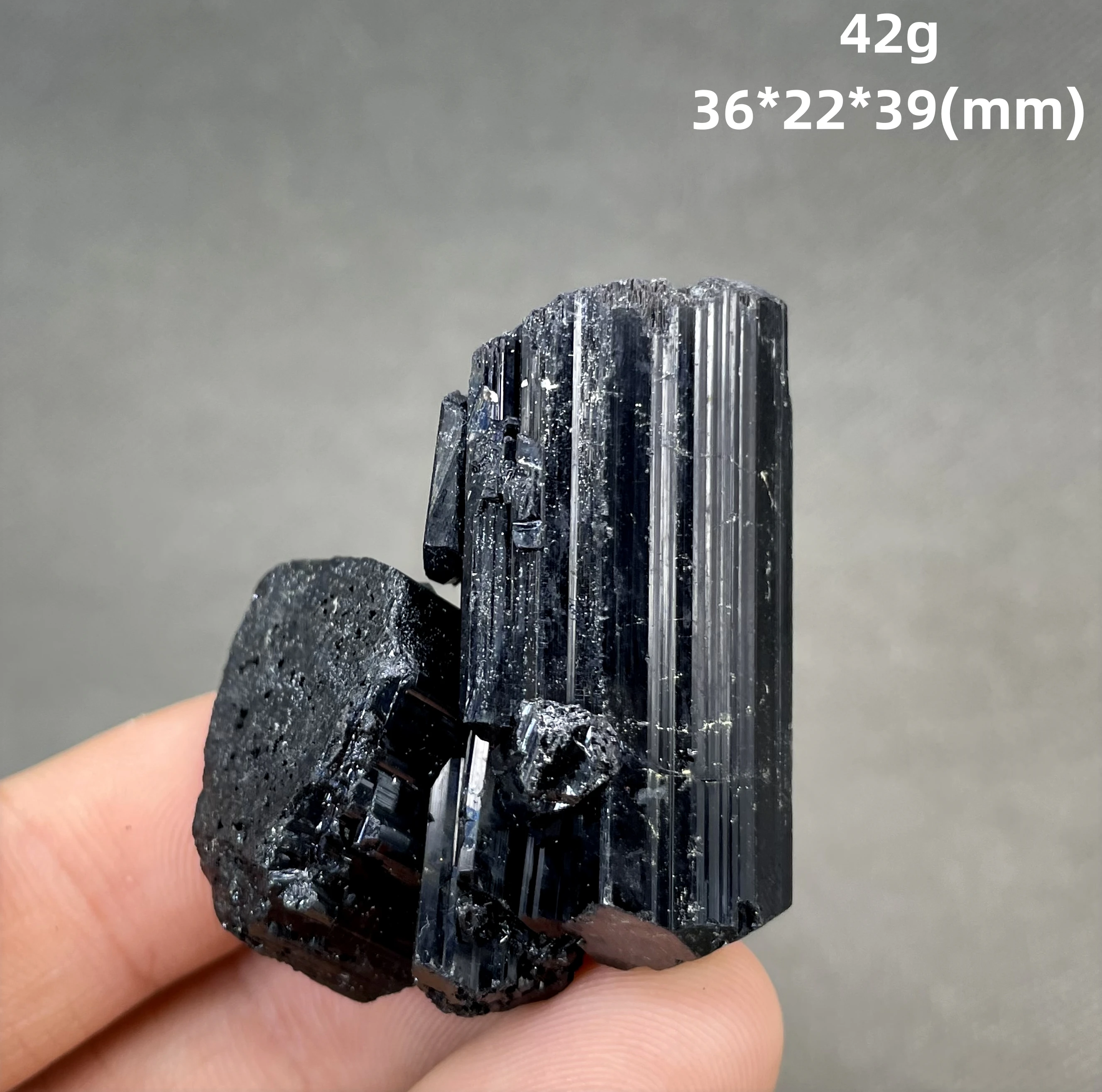 

Образцы черного турмалина QIANCHUAN