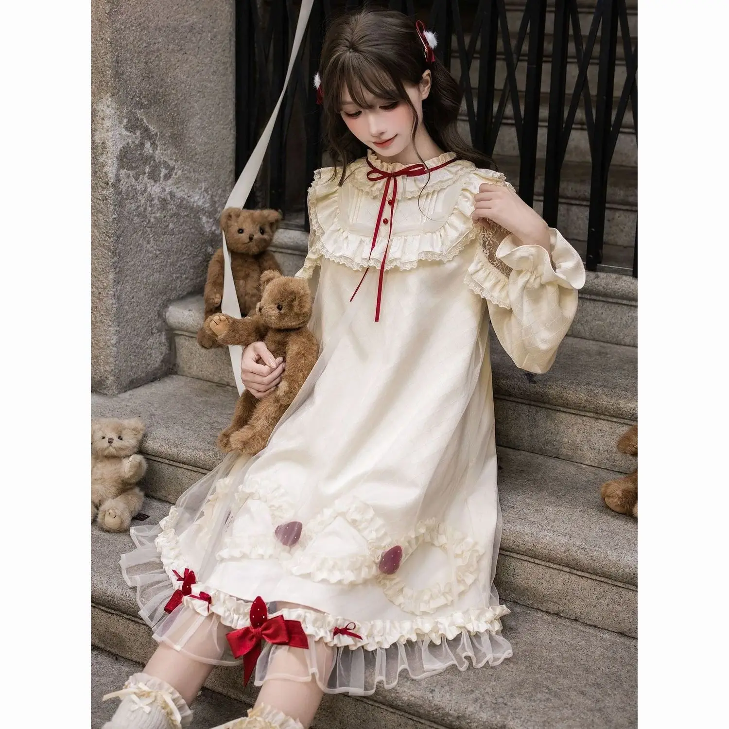 Фото Женское платье Coalfell Sweet Strawberry Lolita OP с длинными рукавами, кружевом, рюшами и бантом, миди-платье в винтажном стиле, платье принцессы А-силуэта. №2