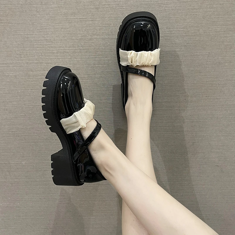 

Новинка 2023, туфли для девочек в стиле "Лолита", ботильоны из искусственной кожи с сердечками, красивые привлекательные туфли в британском ст...