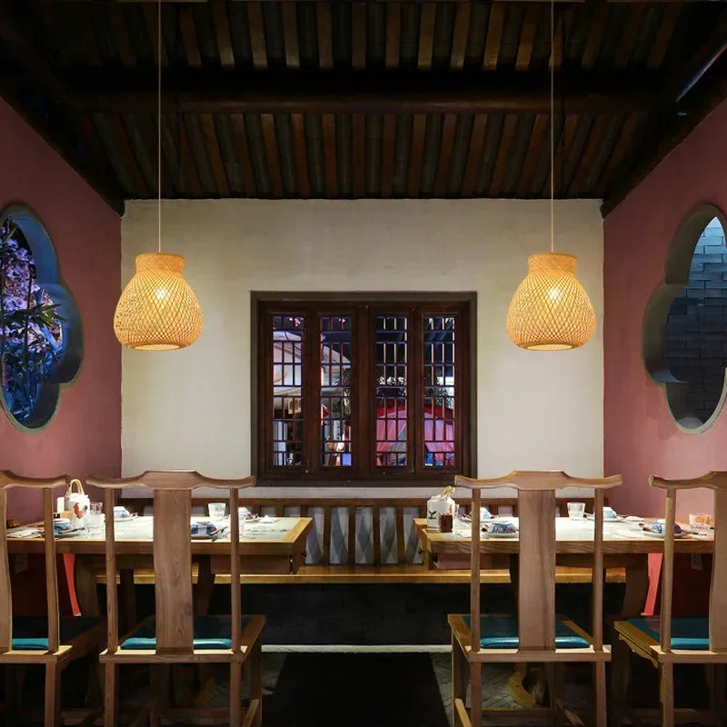 Плетеный подвесной светильник из бамбука и дерева зеркальный блеск ротанга