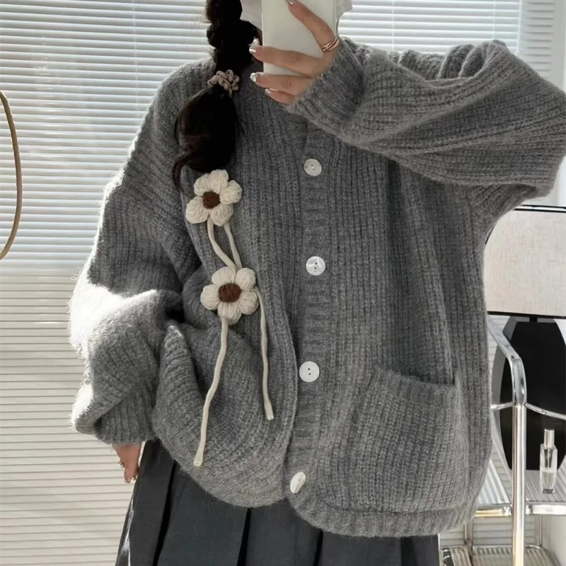 

Knitted Cardigans Sweater Jacket Autumn and Winter New Korean Flowers Embroidery Thickened Relaxed Warmth Buttons Sweater Women