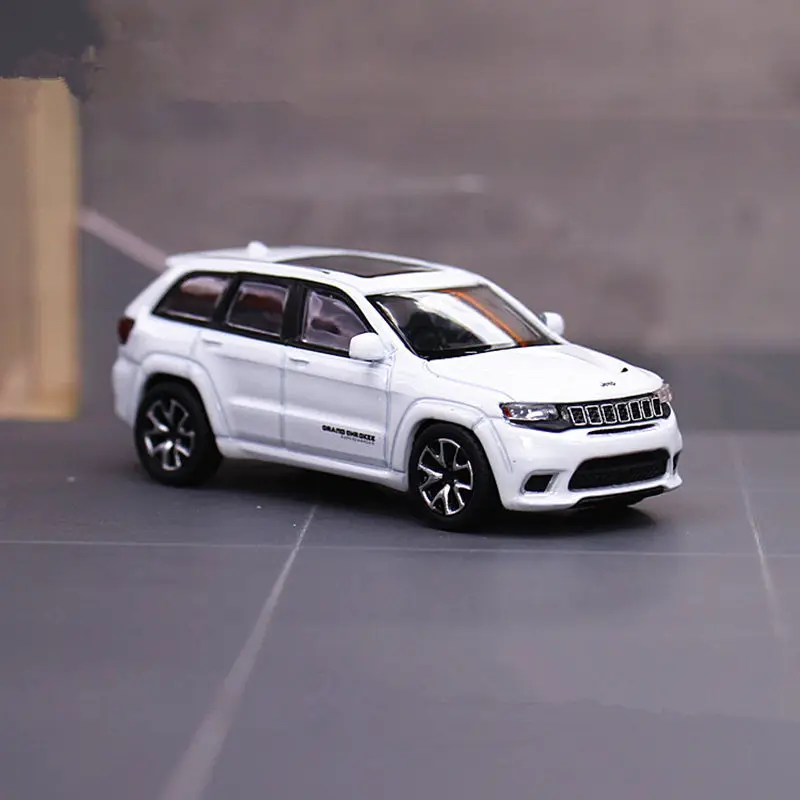 

1:64 Grand Cherokee SUV Alloy Car Model Diecasts Metal Toy Off-road Vehicles Car Model High Simulation Miniature Scale Kids Gift