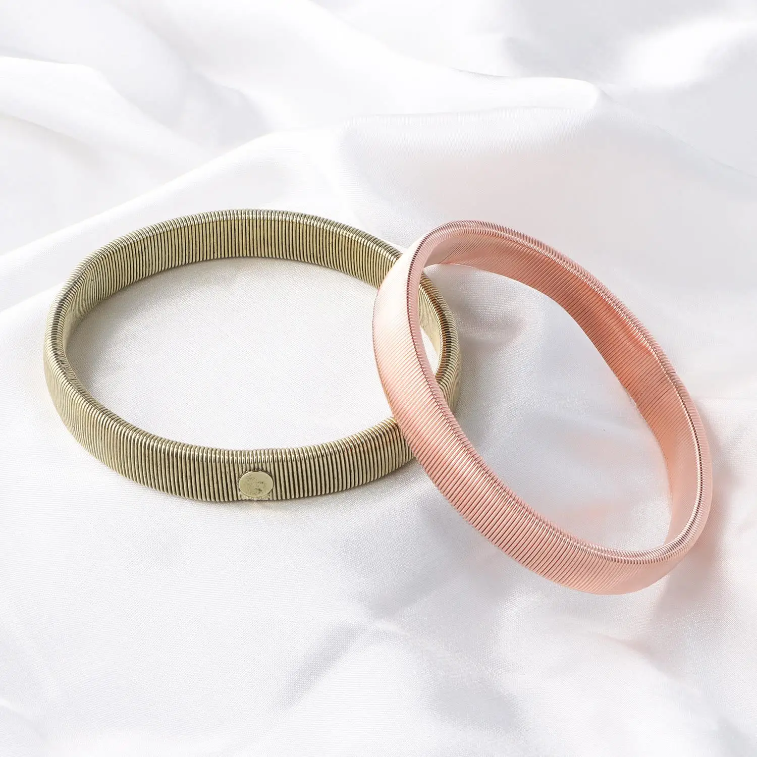 Фото Anti-Slip Elastic Shirt Sleeve Holders Metal Armbands Band Stretch Garters For Women Men №2