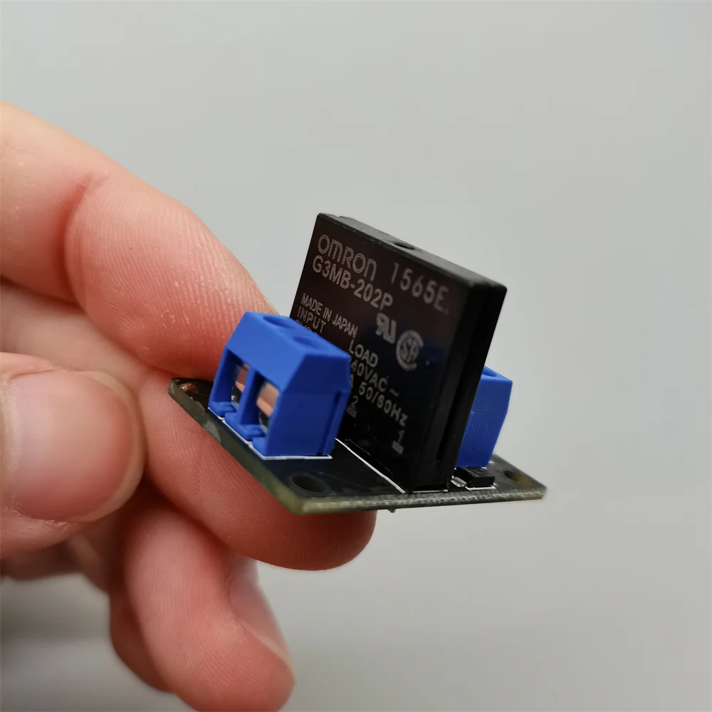 1PC Управление постоянным током переменного тока черный модуль реле твердотельного состояния 5V 12V 24V 1 2 4 6 8 Путь 5V12v24v Высокий и низкий триггер 250V2A включено.