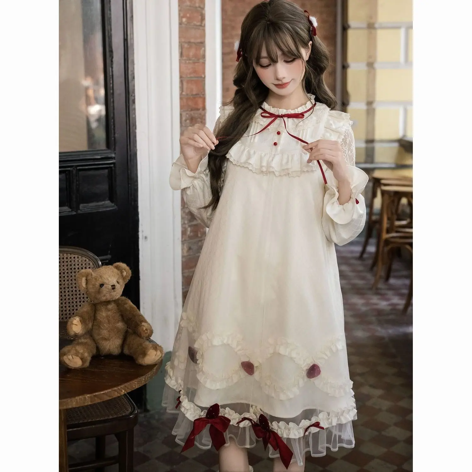 Фото Женское платье Coalfell Sweet Strawberry Lolita OP с длинными рукавами, кружевом, рюшами и бантом, миди-платье в винтажном стиле, платье принцессы А-силуэта. №1