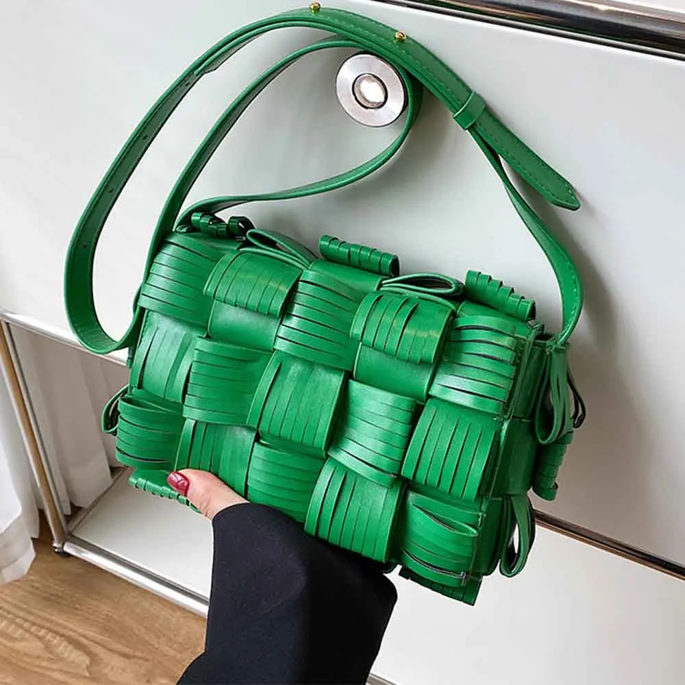 

Luxury Designer Bags Women Shoulder Petals Knited Crossbody Messenger Bags Fashionable Ladies Daily Shopper Bag Black 2022 New