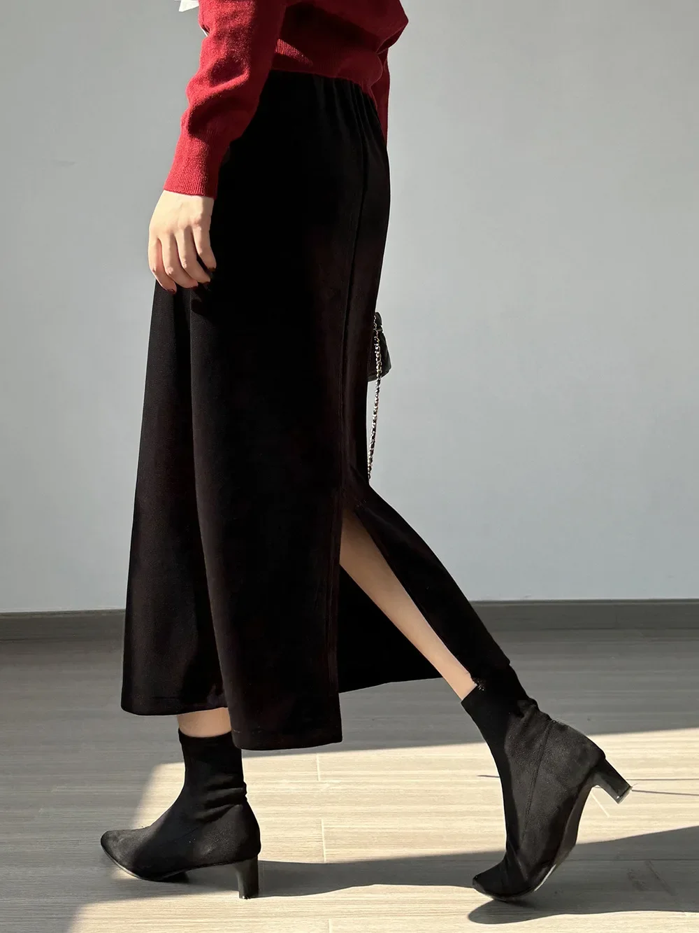 

Vintage Solid Color High-End High-Waisted Velvet Midi Skirt, Spring Winter Thickened Brushed Straight Split Hem One-Step Skirts
