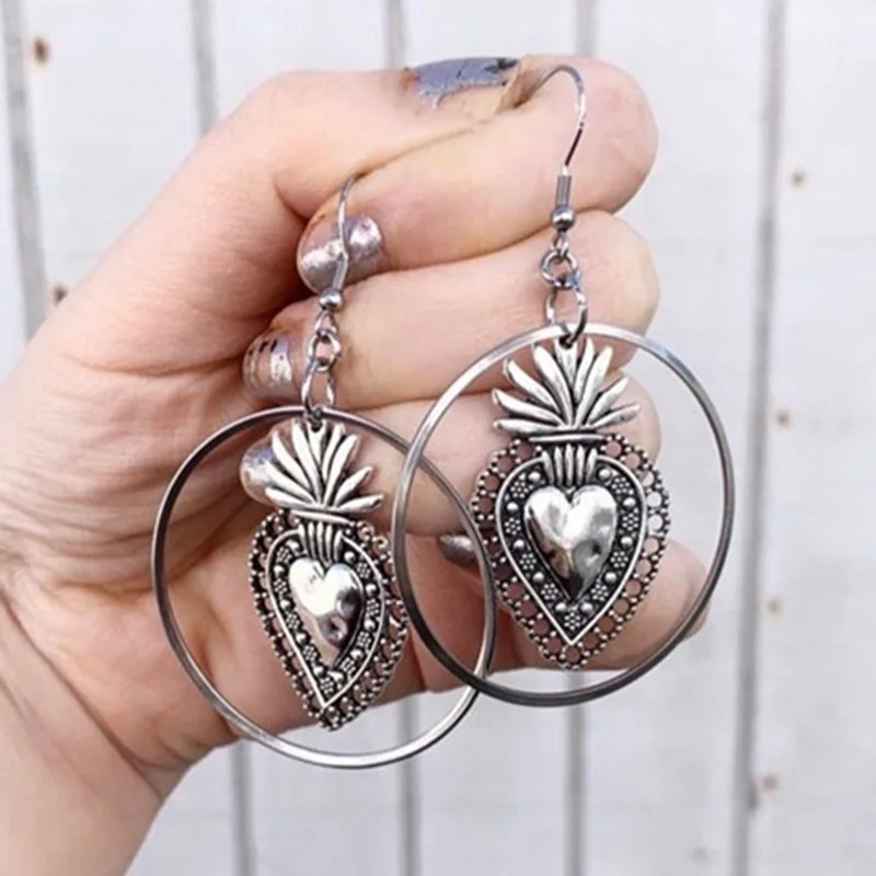 

Vintage Ethnic Style Love Earrings Women's Hollow Heart Butterfly Earrings Personalized Jewelry Gift Wholesale