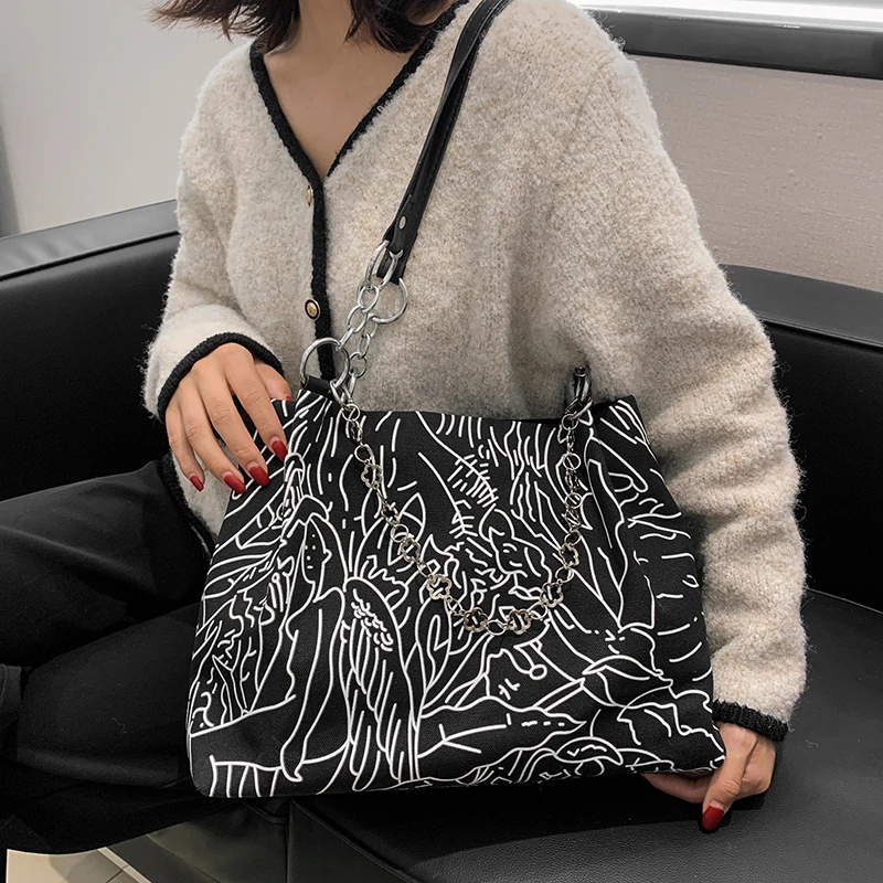 Ladies High Quality Leather Shoulder Bags For Women Long Silver Chain Shoulder Bags Luxury Designer Handbag Purses And Handbags