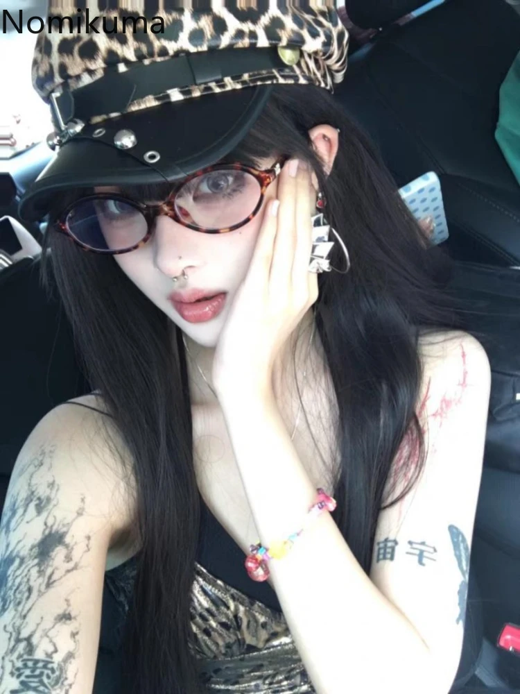 Модные восьмиугольные шапки с леопардовым принтом и заклепками пряжкой в стиле