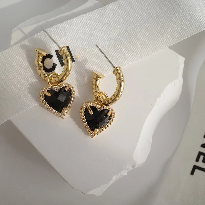 Пара ювелирных изделий из сплава черные серьги-гвоздики в форме сердца элегантные женские роскошные аксессуары Подарки