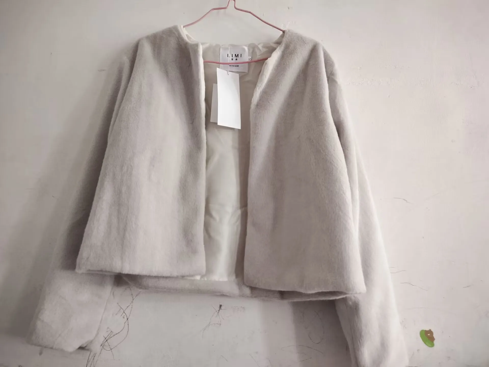 Зимнее теплое меховое пальто для женщин милое с коротким вырезом и длинным