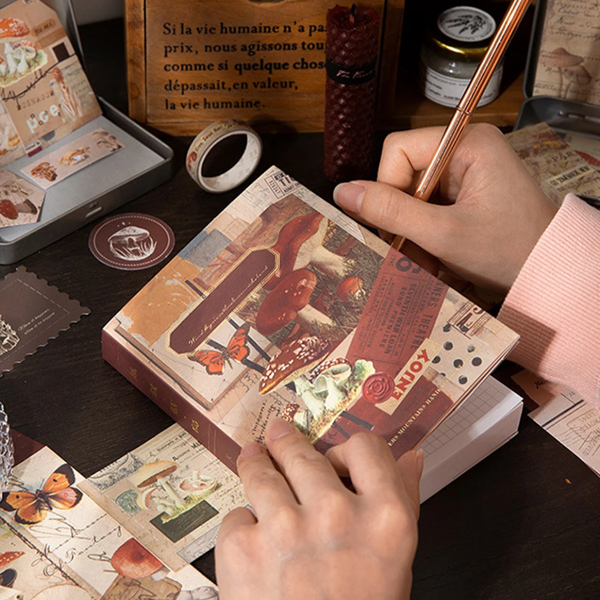 

L Vintage Scrapbook Kit with Gift Box DIY Decorative Flower Mushroom Aesthetic Scrapbook Set Portable Scrapbooking Supplies