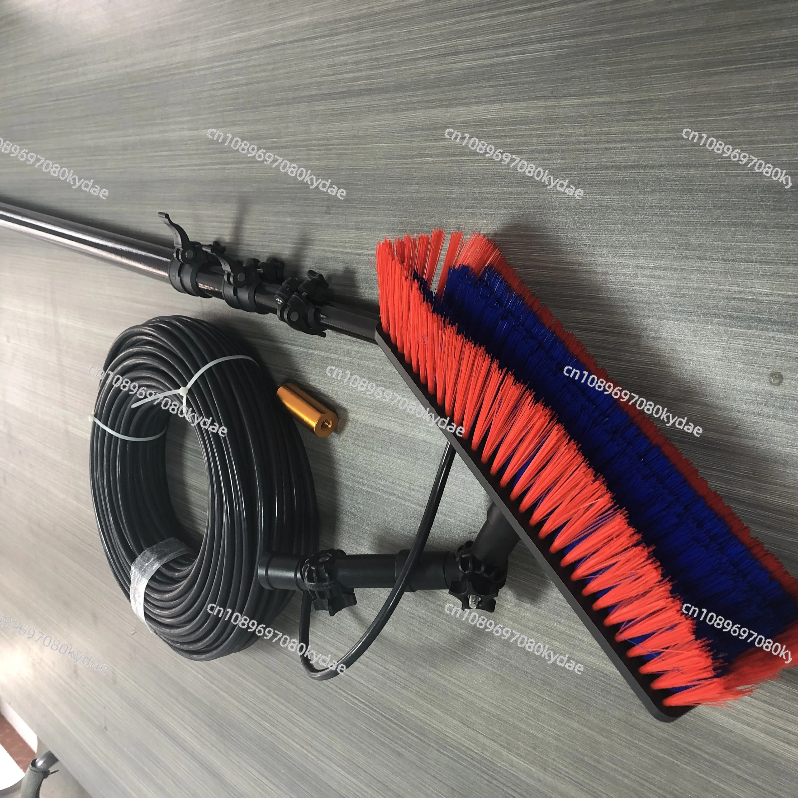 Телескопический удлинитель для очистки окон с шлангом