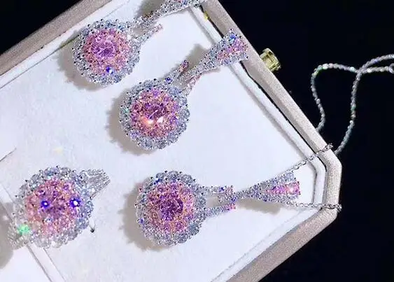 

Набор сережек и кольца с кристаллами розового цвета, винтажные изысканные циркониевые серьги, подвеска, небольшой дизайн, простое кольцо