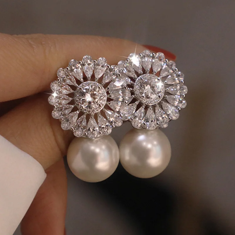 

Newly Simulated Pearl Women Stud Earrings Sunflower Design Elegant Bridal Wedding Engagement Accessories High Quality Jewelry