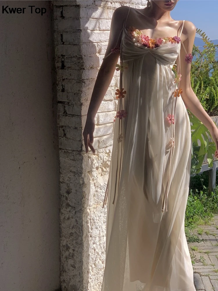 Женское пляжное платье на бретелях