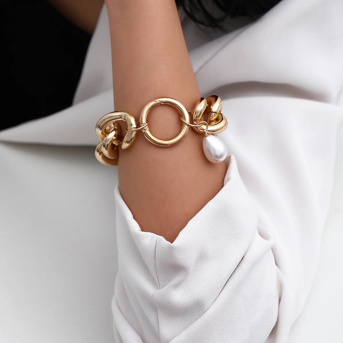 

Lacteo Trendy Gold Color Chain Bracelets for Women Men Charm Irregular Imitation Pearls Decor Bracelet Jewelry Wholesale Gifts
