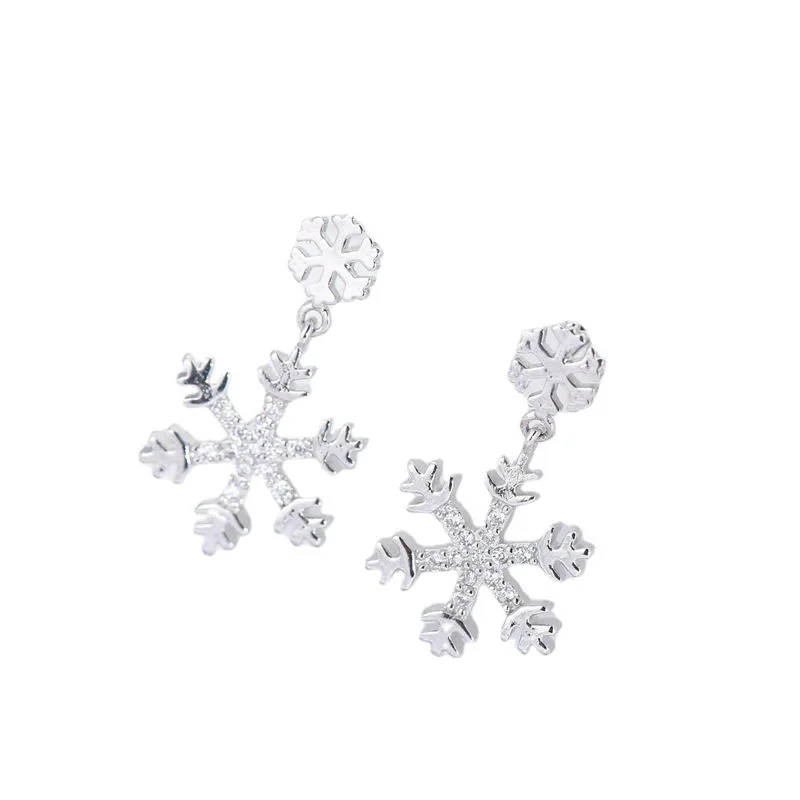 

The new snowflake is fresh,lovely,sweet,and age-reducing earrings. The metal minority has a high sense of design and temperament