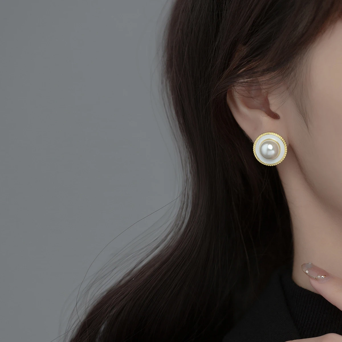 Женские серьги-гвоздики из серебра 925 пробы с жемчугом