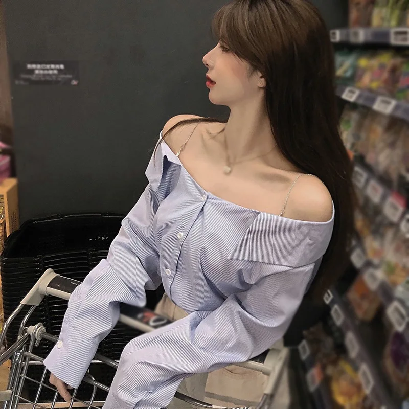 Кроп-Топ женский однотонный на пуговицах с длинным рукавом и открытыми плечами