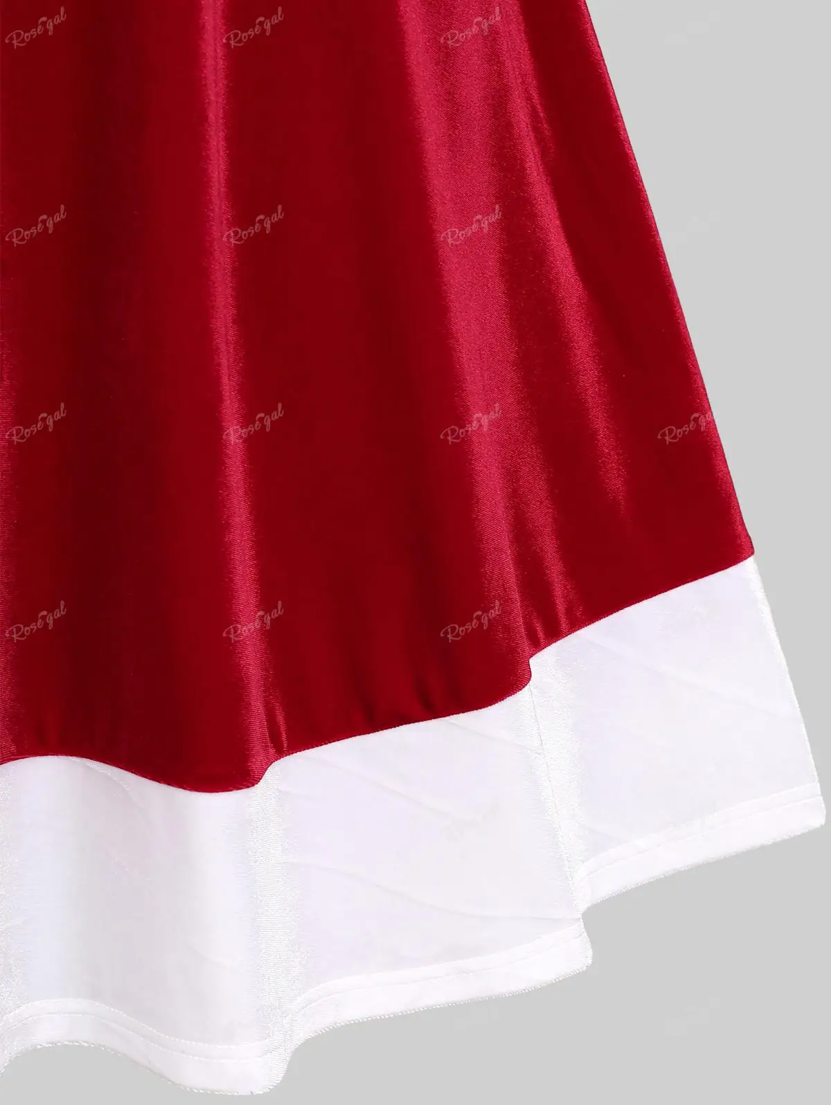 Женское платье средней длины с поясом из искусственного меха