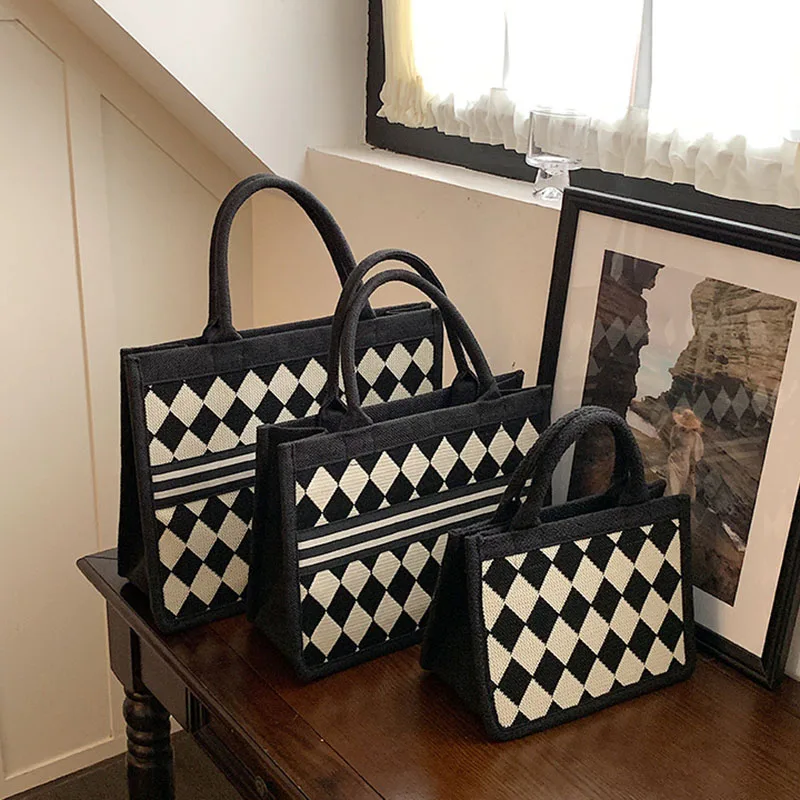 

Black White Diamond Lattice New Fashion Single-Shoulder Crossbody Bag Large Capacity Portable Top-Handle Bags Commuter Handbag
