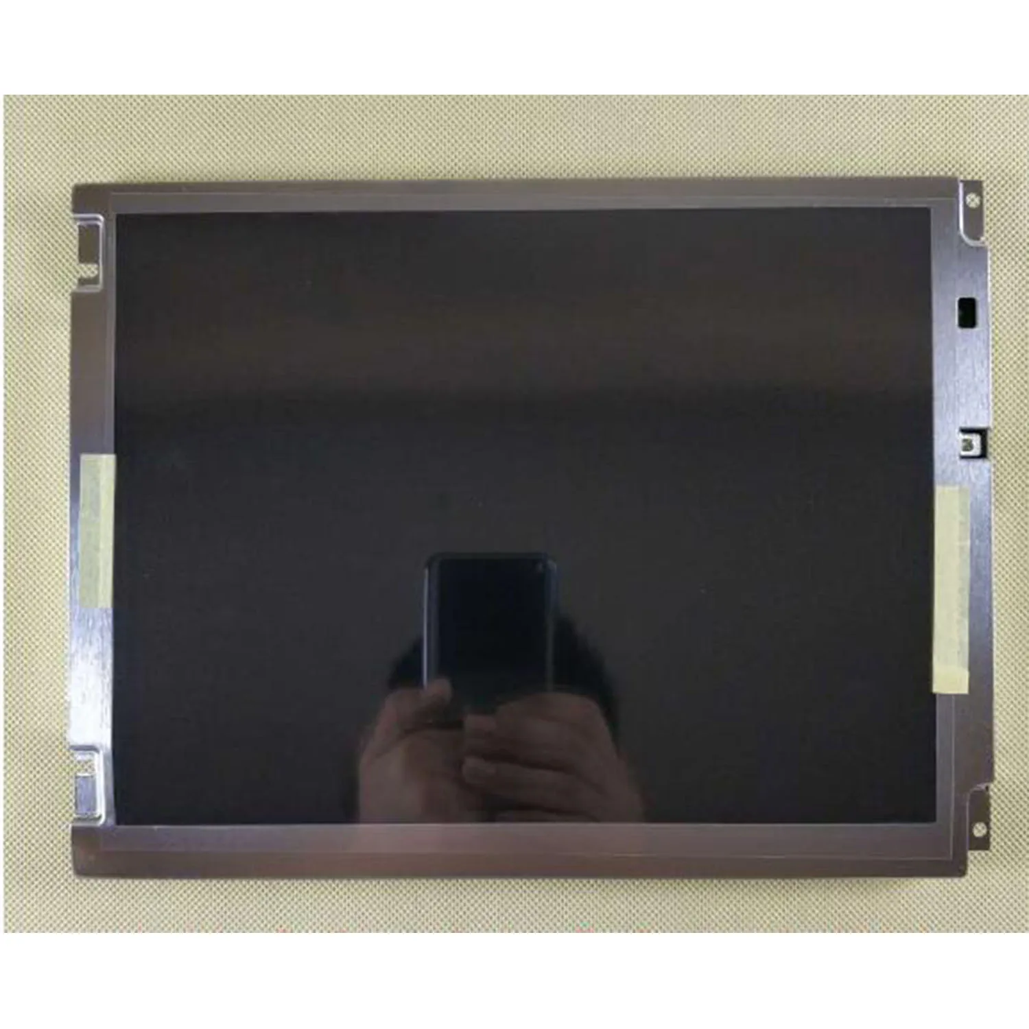 

ЖК-экран 10,4 ''для NEC NL8060BC26-35D 800 × 600 LVDS, 20 контактов, 60 Гц, 900:1